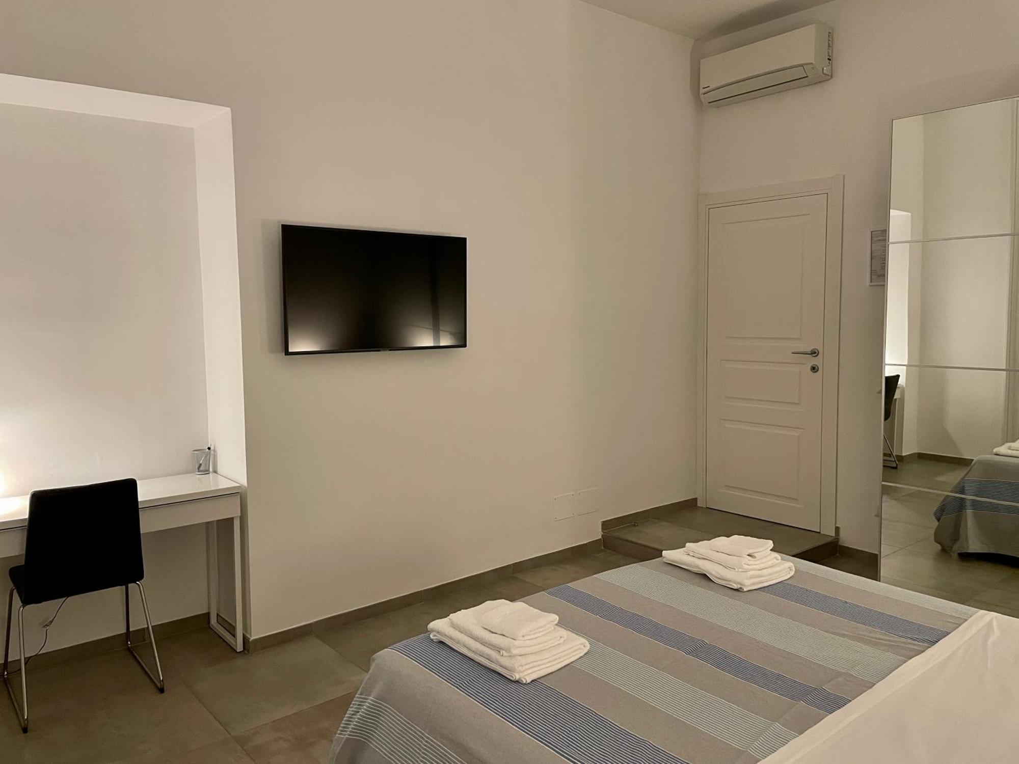 Napoli Centrale Suite ภายนอก รูปภาพ