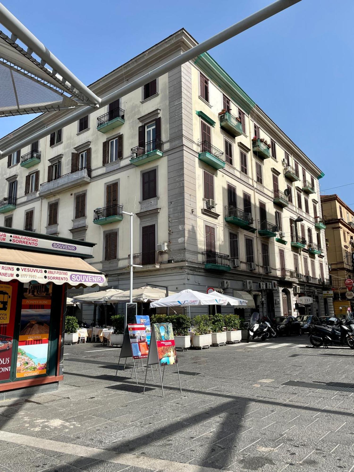 Napoli Centrale Suite ภายนอก รูปภาพ